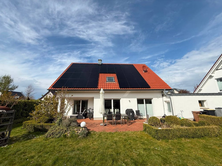 Einfamilienhaus mit Photovoltaikanlage aus einem PV-Berg-Projekt